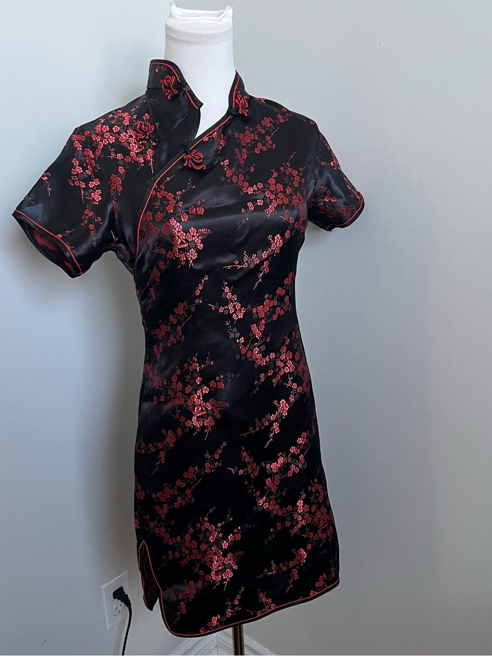 Black Red Floral Cheongsam Dress Satin Qipao Mini Goth Style - Picture 3 of 7